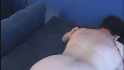 İki sıkı gençler ile güzel üçlü sex video lezbiyen