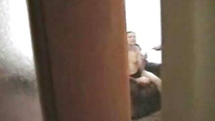 Facebook'ta çizgi göğüsleri gösteren en ateşli lezbiyen porno