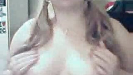 Dolapta uzun lezbiyen porno